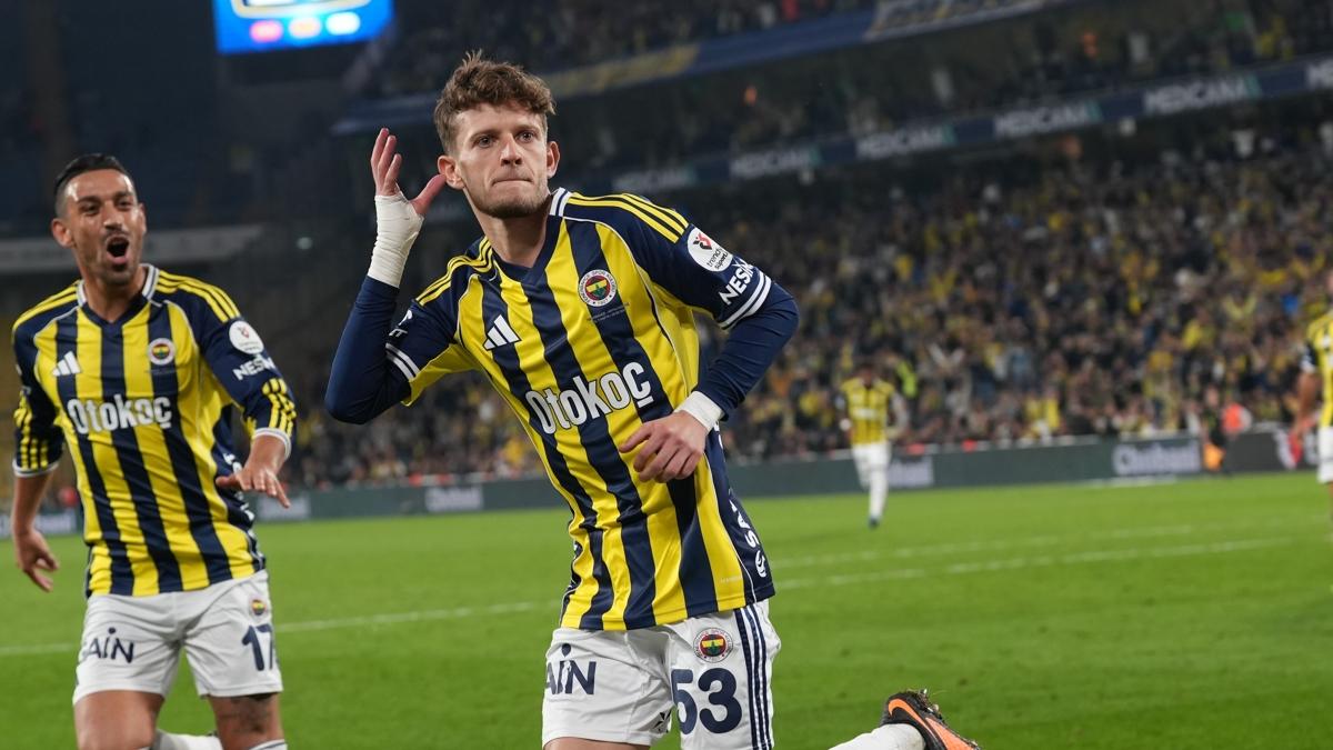 Fenerbahe Sebastian Szymanski Lyon fotoraflar resimleri