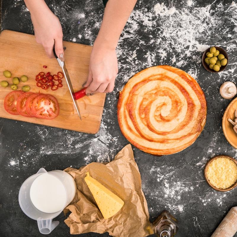 Evde mkemmel pizza hamurunun srr: Unu eleyin, hamuru bekletin