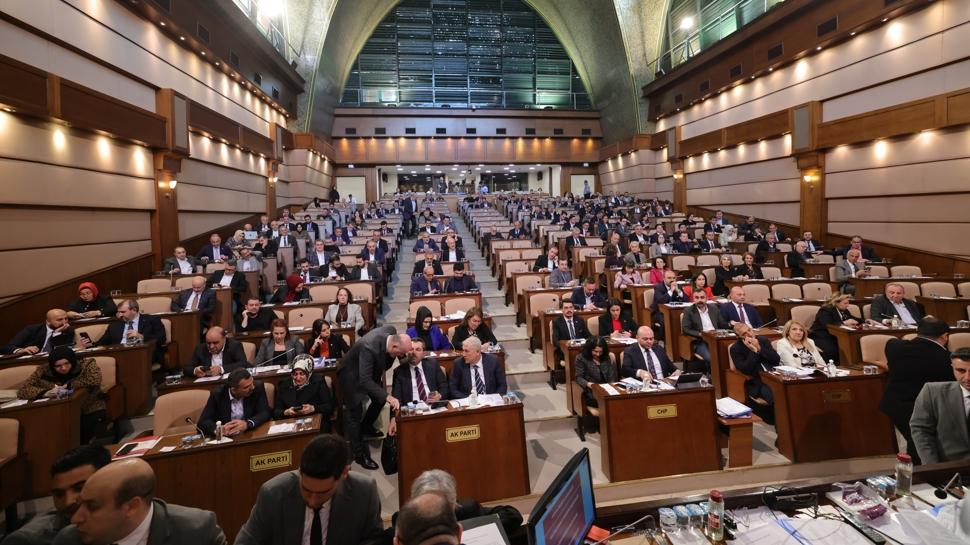 İETT'de şaibeli ihale tablosu! AK Parti belgeleri anlattı, İBB sıraları çıldırdı