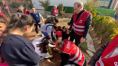 mam Hatipliler ehitlerimiz iin fidan dikti