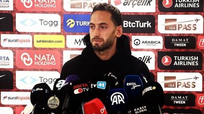 Ve Hakan �alhano�lu'nu resmen duyurdular! Transfer i�in tarih verildi