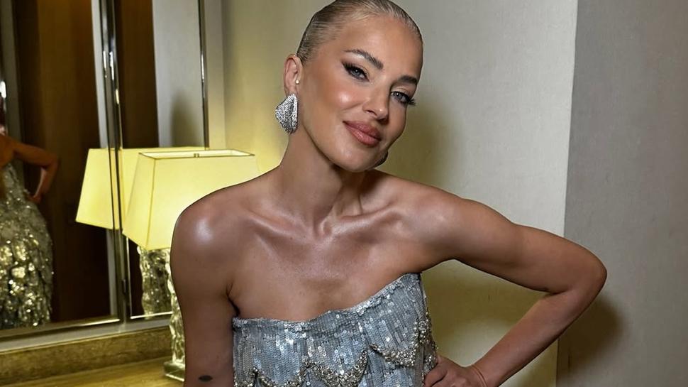 Burcu Esmersoy makyajsız yakalandı! Doğal hali gündem oldu