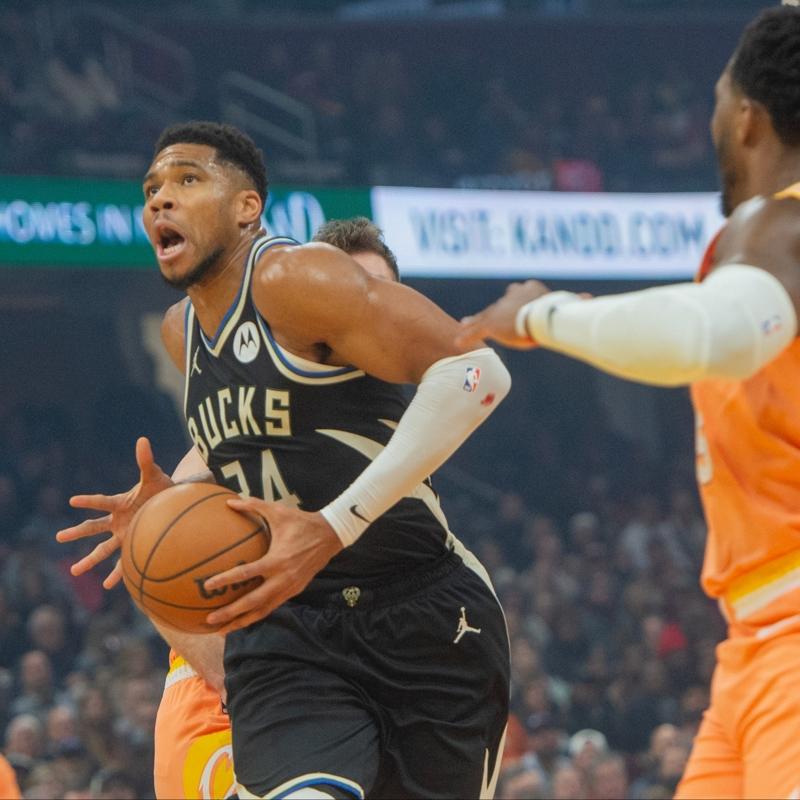 Giannis Antetokounmpo'dan Milwaukee Bucks'a kt haber