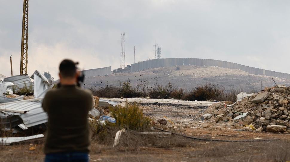 Soykırımcı İsrail, Lübnan'daki 2 beldeye saldırı tehdidinde bulundu
