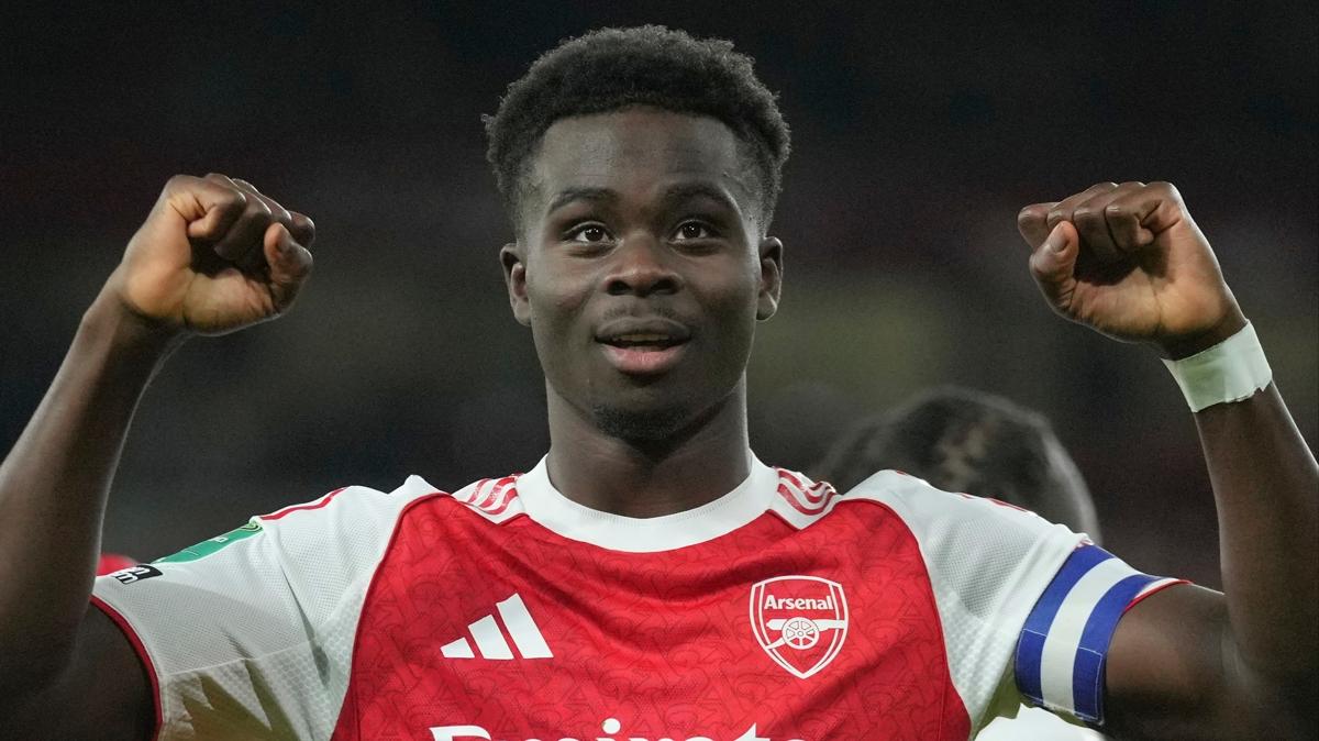 arsenal bukayo saka transfer fotoraflar resimleri