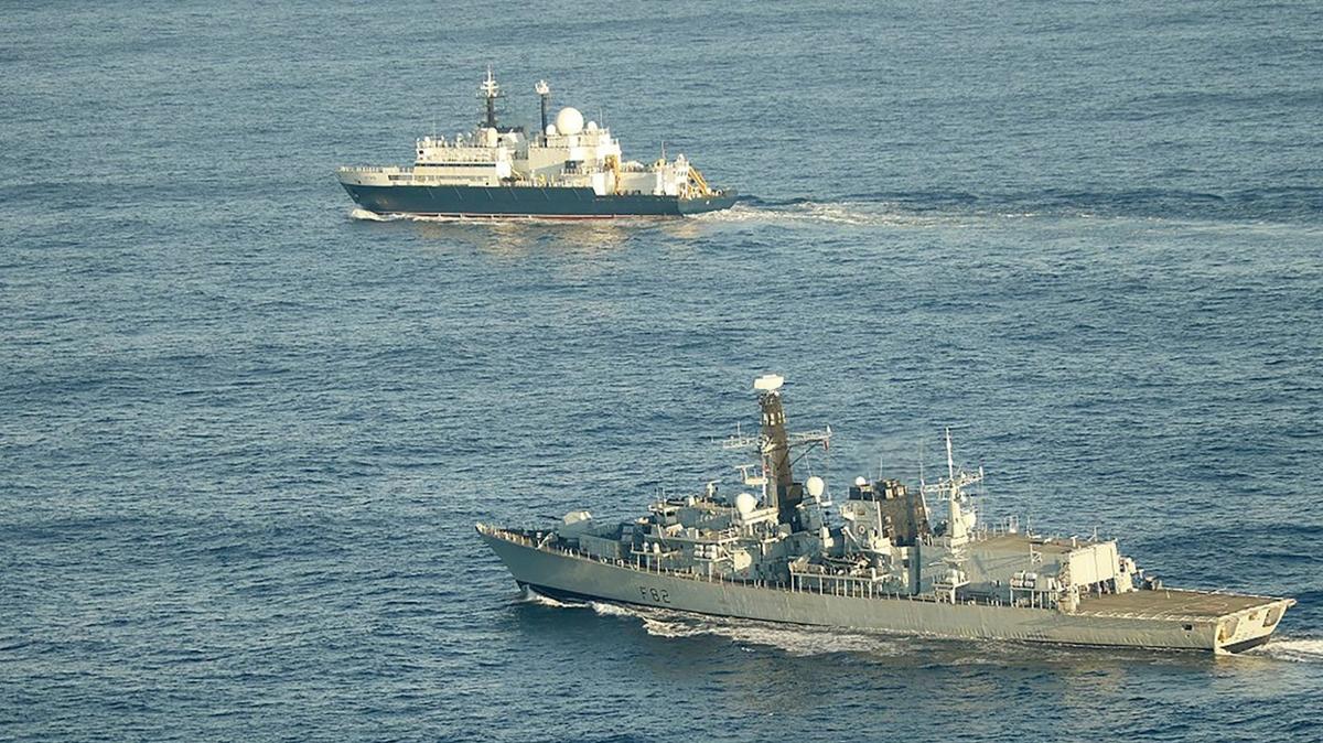 ngiltere Savunma Bakan Rus istihbarat gemisi RAF pilotlar fotoraflar resimleri