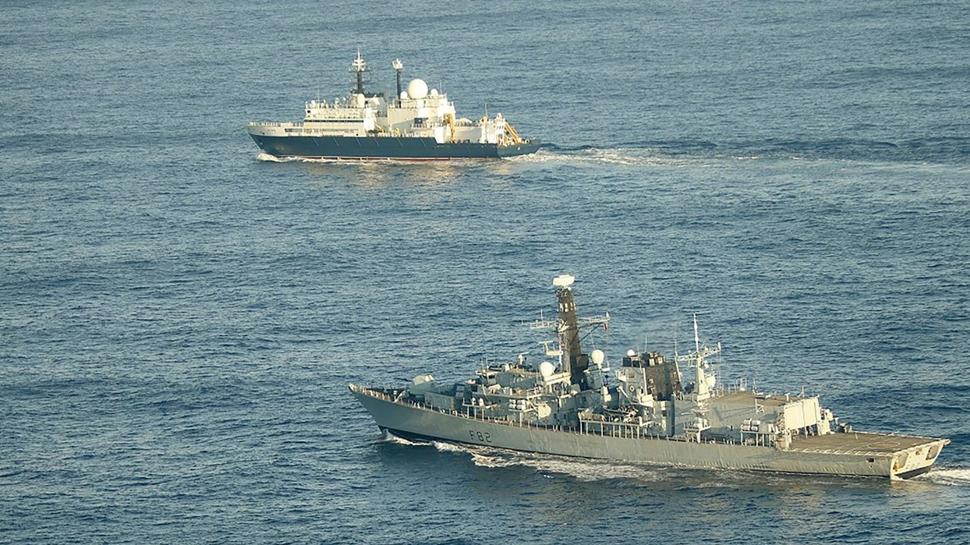 Yantar, İngiliz sularının sınırında