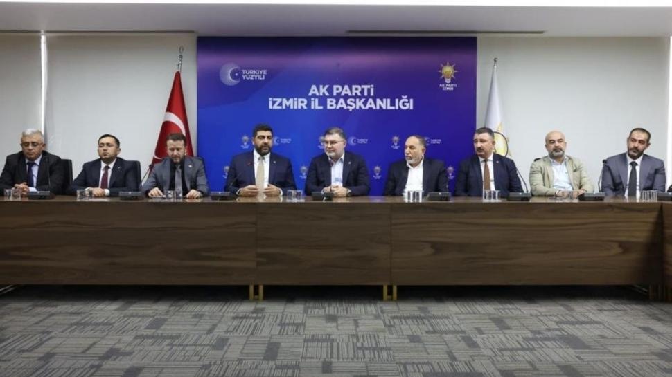 AK Parti'den İzmir'de birlik fotoğrafı! "Terörsüz Türkiye için omuz omuza başaracağız"