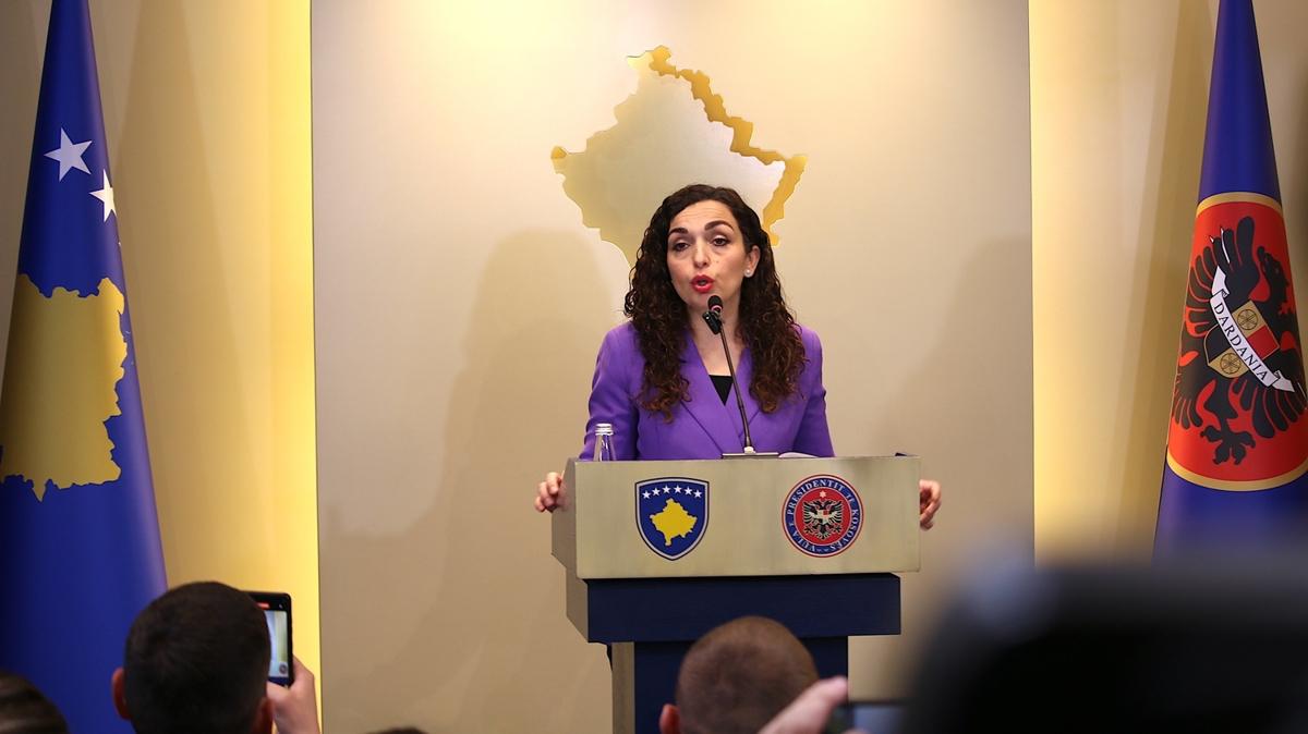 kosova meclis fesih fotoraflar resimleri