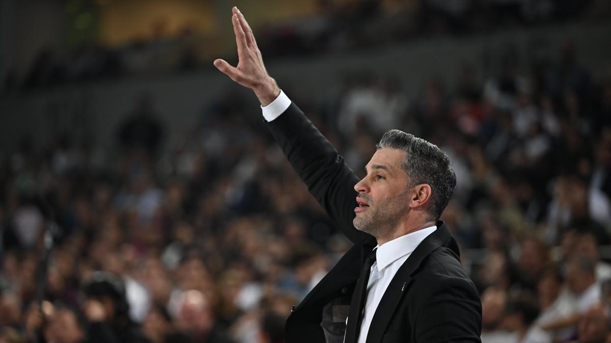 Dusan Alimpijevic Beikta basketbol fotoraflar resimleri