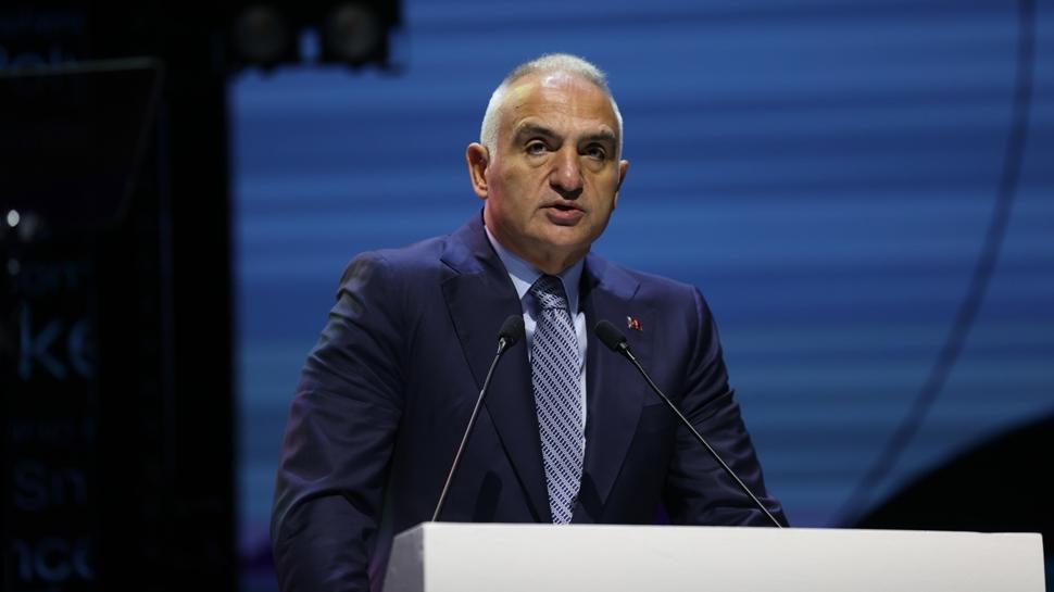 Bakan Ersoy: Mevlana'nın felsefesi her yıl yüzbinlerce insanı Konya'ya çekiyor