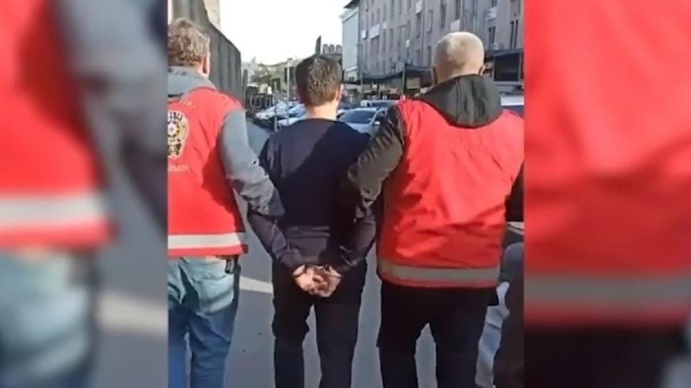 Güven timi, FETÖ'cüyü sokakta yakaladı: 6 yıl 4 ay hapis cezasıyla aranıyordu