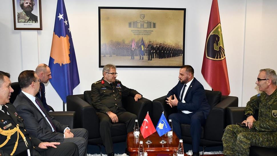 Kara Kuvvetleri Komutanı Orgeneral Tokel, Kosova Savunma Bakanı ile görüştü