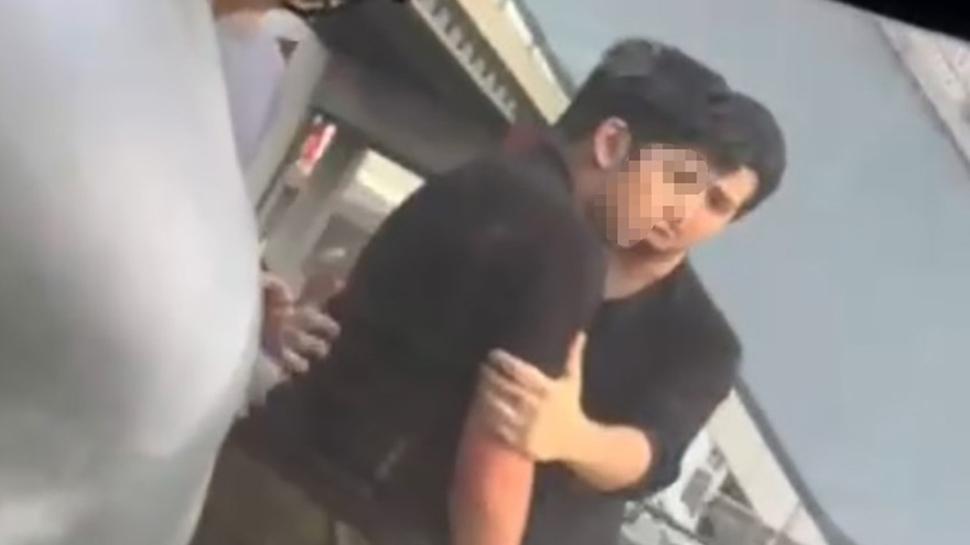 Metroda küfürlü saldırgan paniği! Ortalığı birbirine kattı