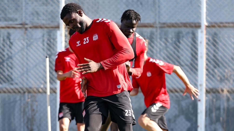 Sivasspor'da Esenler Erokspor maçının mesaisi devam ediyor