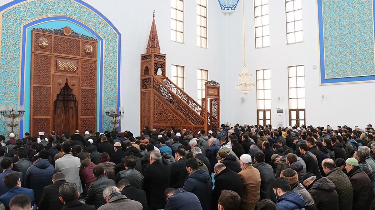 iddet kabul edilemez zarar verilemez cuma hutbesi fotoraflar resimleri