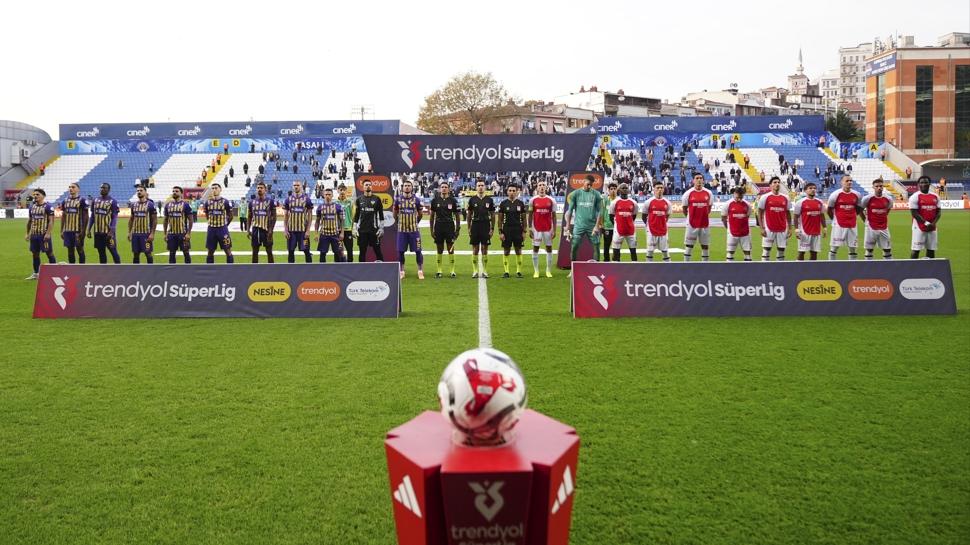 Eyüpspor-Fatih Karagümrük maçında puanlar paylaşıldı