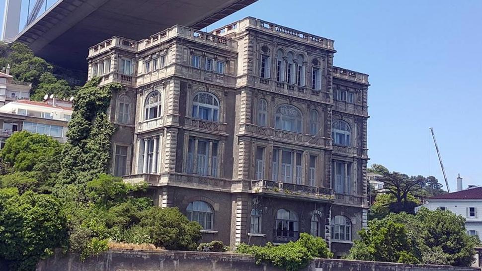 Paha biçilemiyor! Boğazı'ın 130 yıllık yalısı satışa çıkarıldı