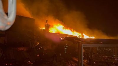 Kafe'de balayp evlere srad! Bursa'da yangn korkuttu