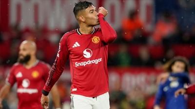 Manchester United'da 2 ismin bileti kesildi