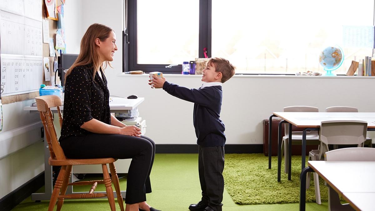 24 kasm retmenler gn retmenler gn hediye Kadn retmenlere hediye fotoraflar resimleri