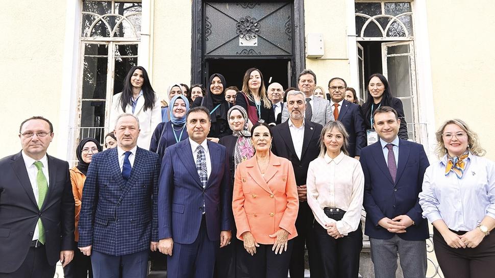 Hülya Koçyiğit: Yaşımı 8 ay büyüttüler