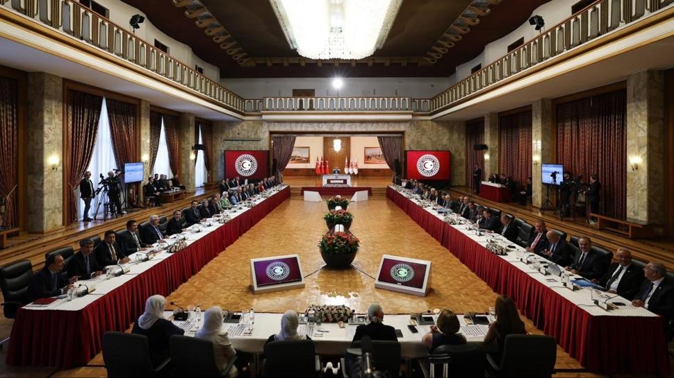 Kardeşlik Komisyonu İmralı'ya gitti: "Bölgesel perspektif açısından olumlu sonuçlar alındı"