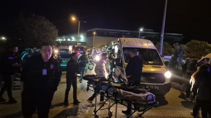 Fabrika iilerini tayan servis minibs ile arpt: 13 yaral