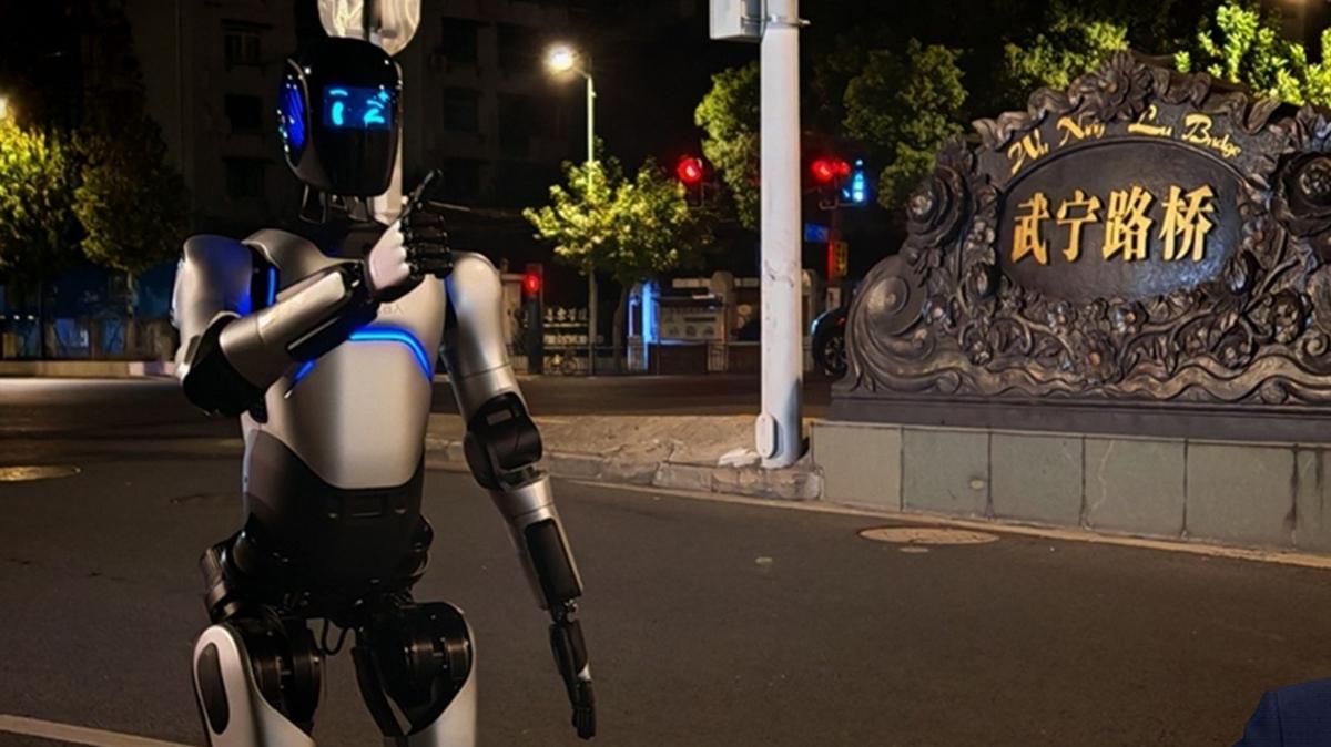 insans robot  yol kat etme  rekor fotoraflar resimleri