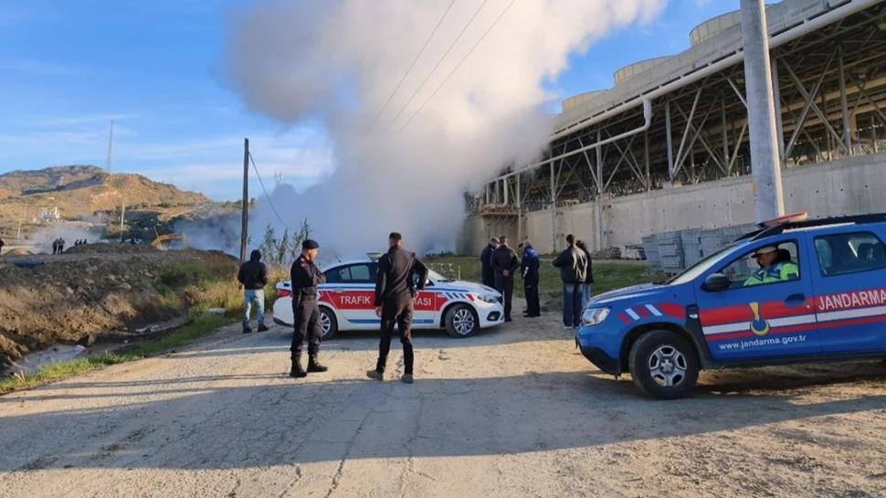 Aydın'da jeotermal tesise ait sıcak su boru hattı patladı