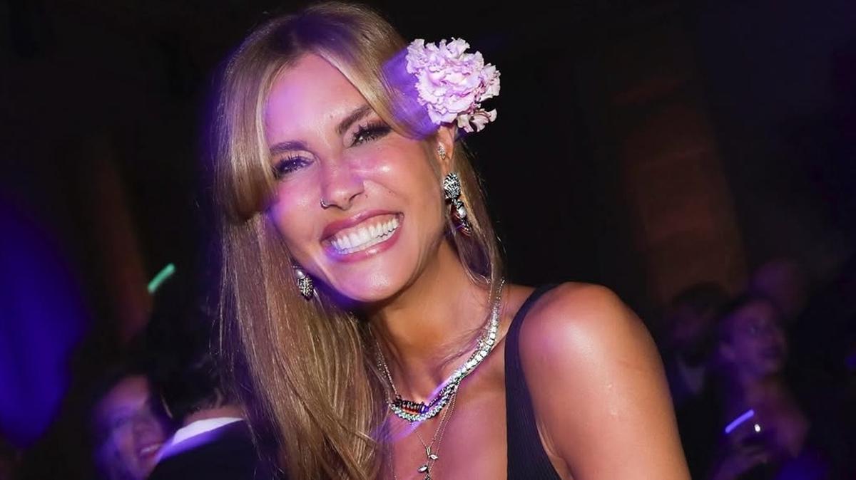 ala ikel ala ikel kitap hrmz mzikali ala ikel mzikal magazin fotoraflar resimleri