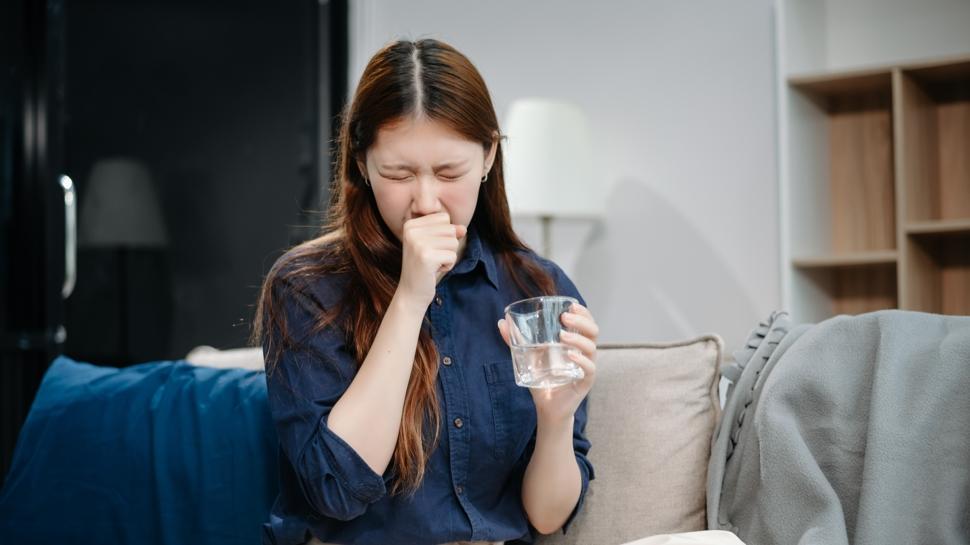 Lavanta koklamak, tuzlu kraker, küçük yemek... Mide bulantısına ne iyi gelir?