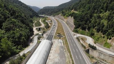 Ankara-stanbul arasna yeni otoyol mjdesi... Bakan Uralolu aklad