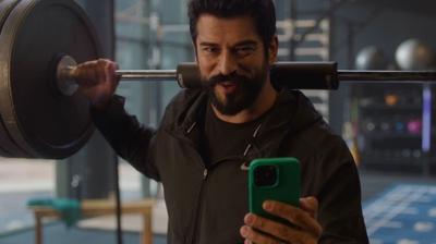 Burak zivit'in yeni projesi resmen topa tutuldu! Tiyatro senin neyine'