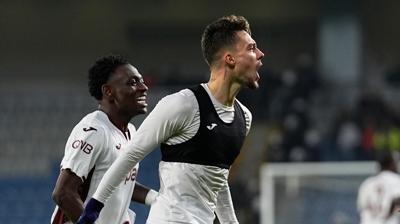 Giden kahraman oluyor