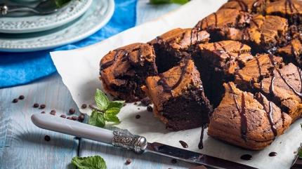 ayn yanna en kolay bol ikolatal slak browni tarifi! Pf noktas sosu scakken dkmek