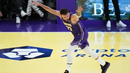 NBA Kupas'nda Doncic'ten ov: Derbide kazanan Lakers