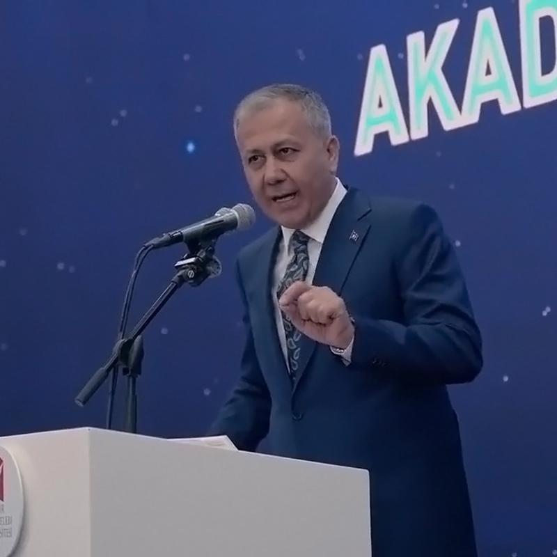 Bakan Yerlikaya uyard: Bahis irketleri genlerin hesaplarn kiralyor