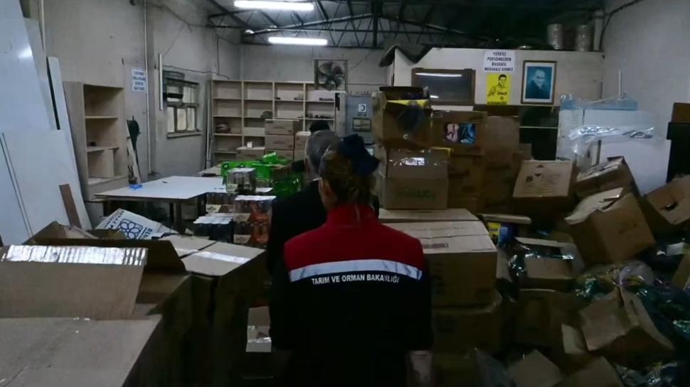 Bakan Yumakl aklad: Tarihi gemi 30 ton gda rn ele geirildi