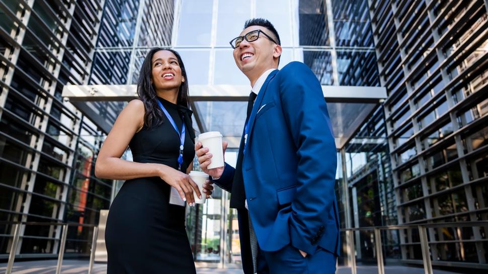 Dnmeden konuan 2 bur: Aslan ve kizler! Dillerinde filtre yok