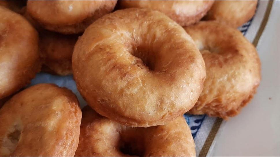 Lezzeti damağı çatlatıyor: Yumuşacık pişi tarifi, peynir ve zeytinle...