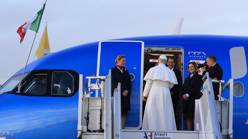 Papa 14. Leo'nun uçağı Türkiye'ye hareket etti