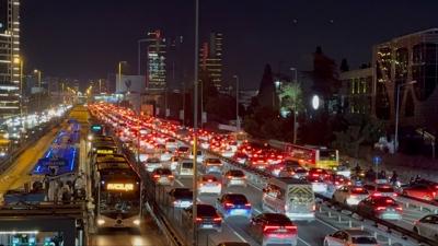 stanbul'da trafik ilesi... Younluk yzde 85'e ulat