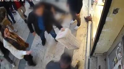 Saldrya urayan kadn meyve kasalaryla kurtardlar