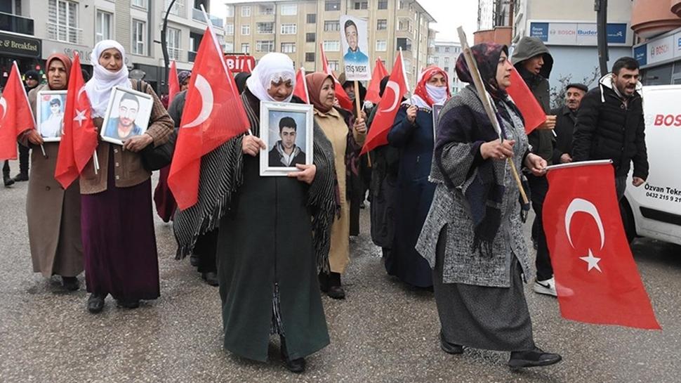 Vanlı ailelerin acılı bekleyişi sürüyor