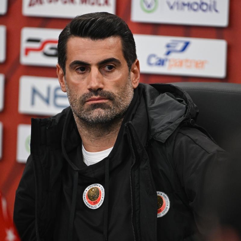 Volkan Demirel'den transfer mesaj�