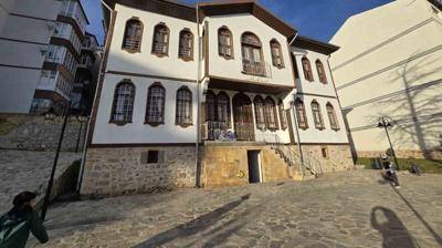 Divan Edebiyat'nn ustas Yozgat'ta yaatlacak... El yazmalar mzeye tanyor