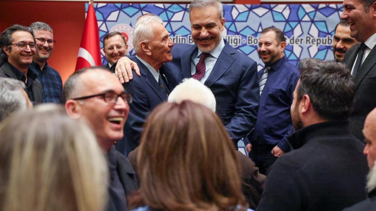 almanya hakan fidan trk stk temsilcileri fotoraflar resimleri