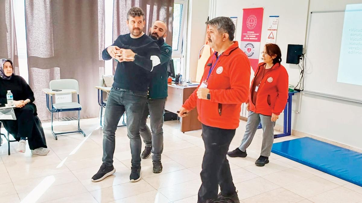 zehirlenme eitimi ilk yardm dersleri acil mdahale ilk yardm fotoraflar resimleri