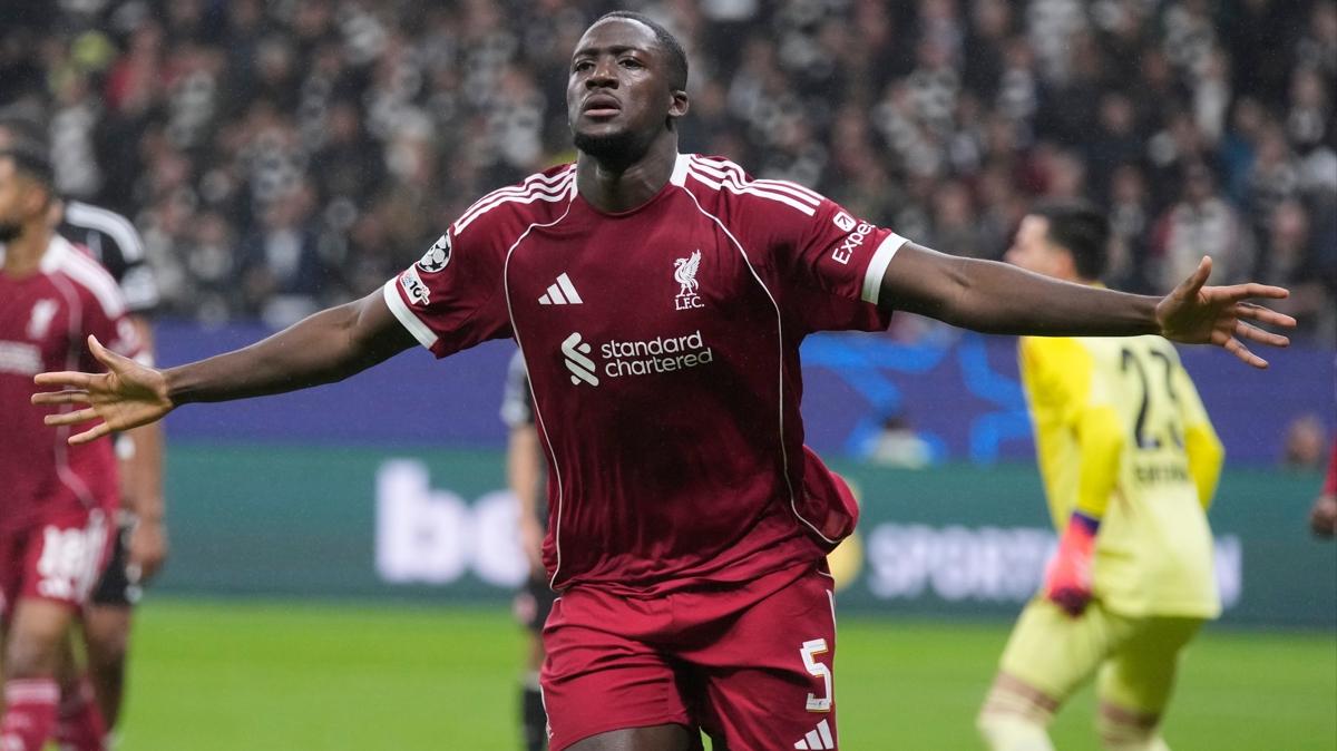 real madrid ibrahima konate transfer fotoraflar resimleri